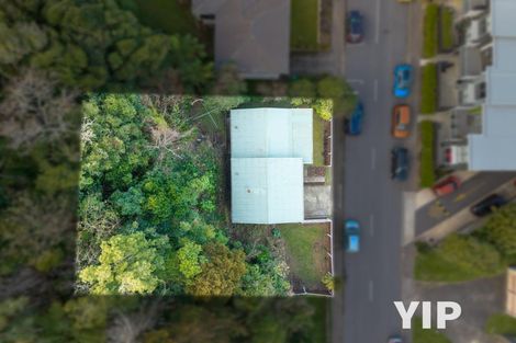 Photo of property in 24 Batchelor Street, Newlands, Wellington, 6037