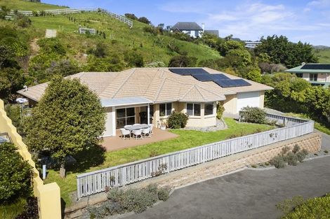 Photo of property in 125 Woodman Drive, Tawa, Wellington, 5028
