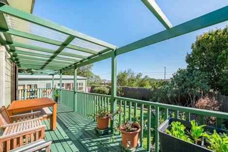 Photo of property in 28 Matenga Street, Waikanae, 5036