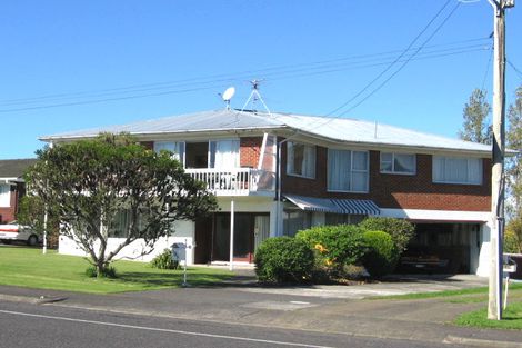 Photo of property in 103 Hutchinsons Road, Bucklands Beach, Auckland, 2014