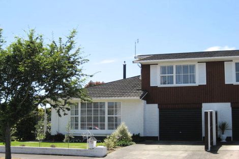 Photo of property in 2/22 Delaware Crescent, Russley, Christchurch, 8042