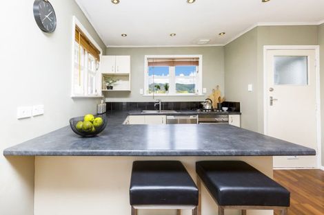 Photo of property in 4 Kukupa Grove, Heretaunga, Upper Hutt, 5018