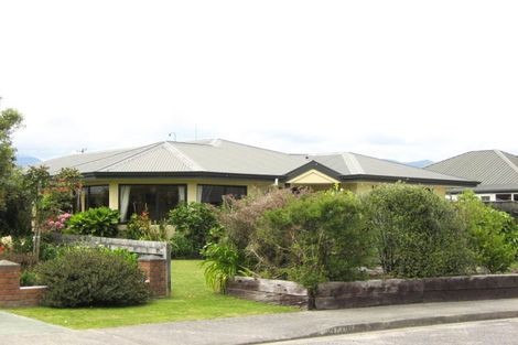 Photo of property in 5 Harkness Place, Westport, 7825