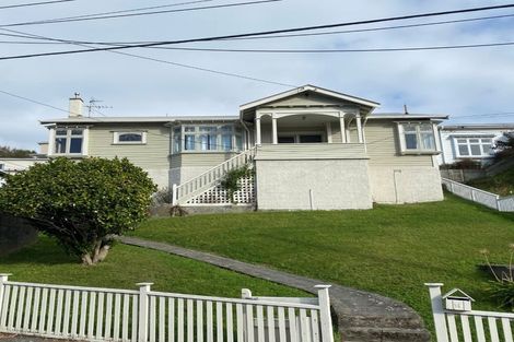 Photo of property in 56 Eden Street, Island Bay, Wellington, 6023