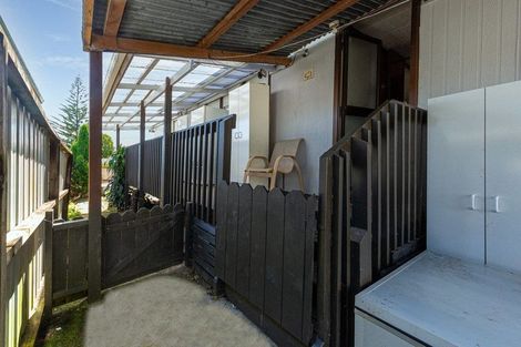 Photo of property in 2/10 Nearco Street, Randwick Park, Auckland, 2105