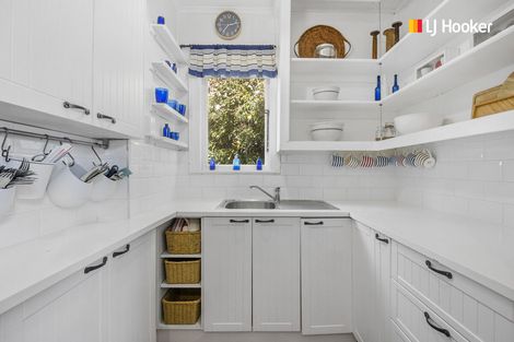 Photo of property in 35 Oxley Crescent, Broad Bay, Dunedin, 9014