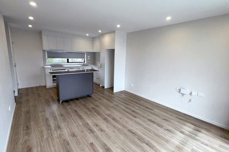 Photo of property in 2/8 Chivalry Road, Glenfield, Auckland, 0629