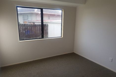 Photo of property in 2/21 Beeston Crescent, Manurewa, Auckland, 2102