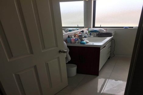 Photo of property in 2/26a Dallinghoe Crescent, Milford, Auckland, 0620