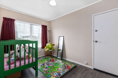 Photo of property in 2/15 Eulogy Place, Randwick Park, Auckland, 2105