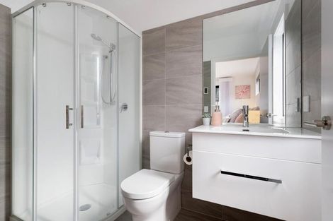 Photo of property in 33 Drysdale Road, Jacks Point, 9371