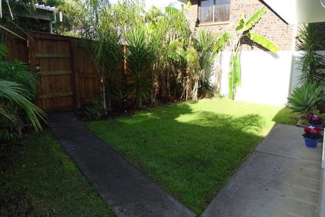 Photo of property in 3/59 Norwood Road, Bayswater, Auckland, 0622