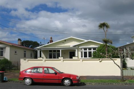 Photo of property in 13 Hawea Road, Point Chevalier, Auckland, 1022