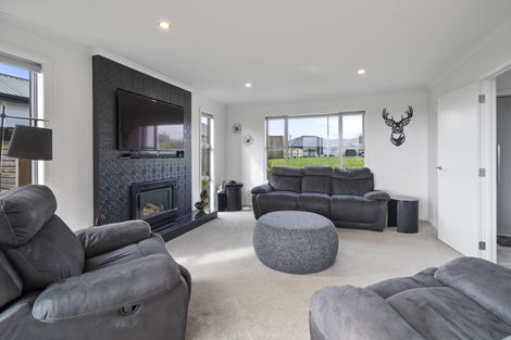 Photo of property in 27 Silicon Way, Fitzherbert, Palmerston North, 4410