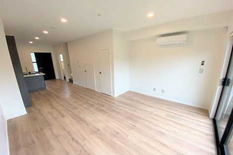 Photo of property in 7 Waru Lane, Te Atatu Peninsula, Auckland, 0610