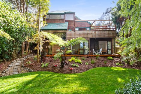 Photo of property in 1048 Scenic Drive North, Swanson, Auckland, 0816