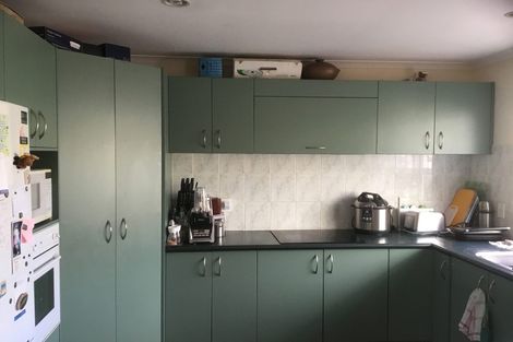 Photo of property in 12 Piper Place, Goodwood Heights, Auckland, 2105