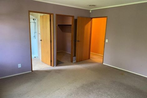 Photo of property in 43 Greenvalley Rise, Glenfield, Auckland, 0629