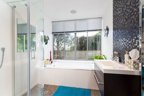 Photo of property in 9 Standish Street, New Plymouth, 4310