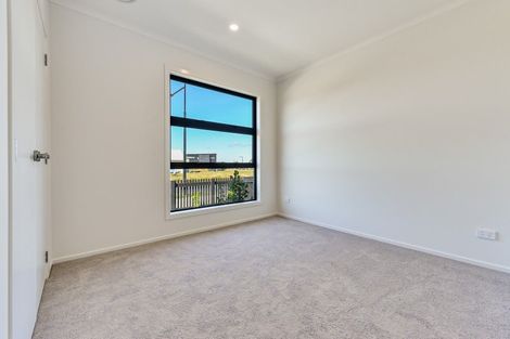 Photo of property in 33 Overton Street, Rototuna North, 3210