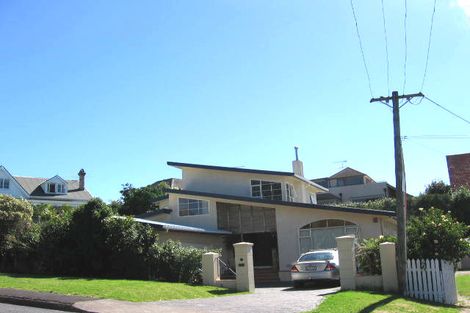 Photo of property in 18 Muritai Road, Milford, Auckland, 0620