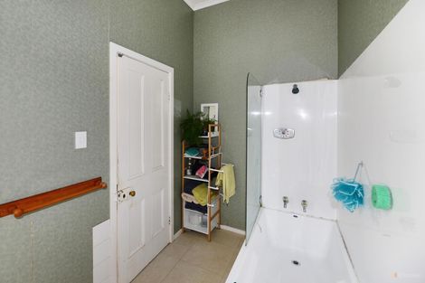 Photo of property in 66 Timaru Road, Waimate, 7924