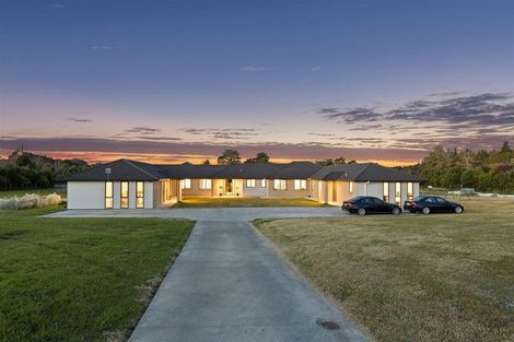 Photo of property in 1 Three Oaks Drive, Dairy Flat, Albany, 0794