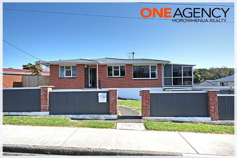 Photo of property in 253 Cambridge Street, Levin, 5510
