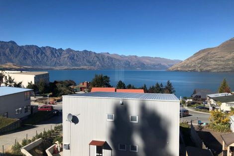 Photo of property in 2/28 Sainsbury Road, Fernhill, Queenstown, 9300