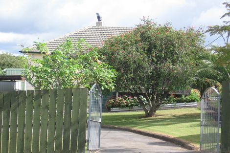 Photo of property in 48 Kelwyn Road, Kelston, Auckland, 0602