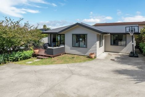 Photo of property in 59 Litten Road, Cockle Bay, Auckland, 2014