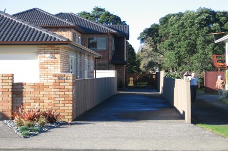 Photo of property in 165 Centreway Road, Orewa, 0931