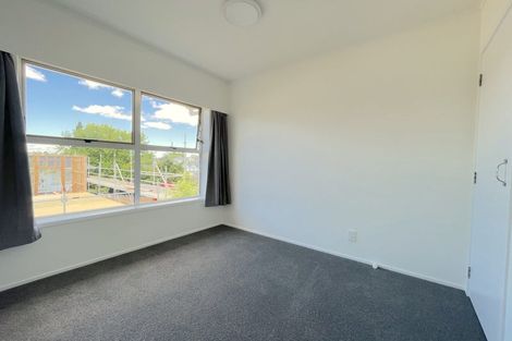Photo of property in 2/31 Salamanca Road, Sunnynook, Auckland, 0620