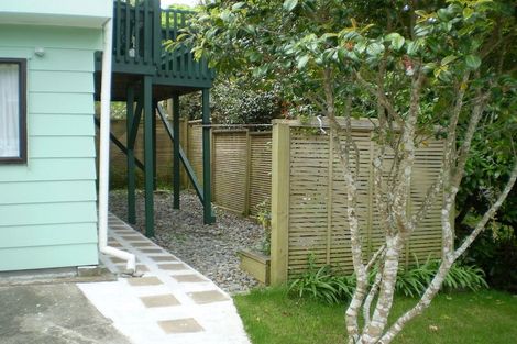 Photo of property in 54a Lincoln Avenue, Tawa, Wellington, 5028