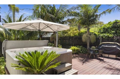 Photo of property in 2/6 Kimdale Place, Totara Heights, Auckland, 2105