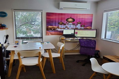 Photo of property in 24 Karamu Street, Te Atatu Peninsula, Auckland, 0610