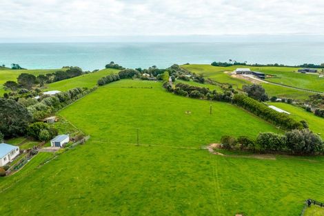 Photo of property in 43 Carrs Road, Urenui, 4377