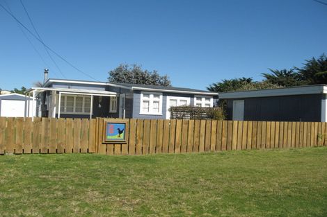 Photo of property in 8 Ngatiawa Street, Himatangi Beach, Foxton, 4891