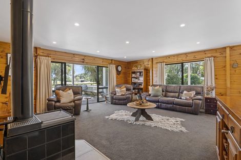 Photo of property in 90 Wirihana Road, Hawera, 4674