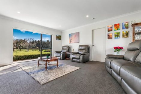 Photo of property in 89 Burnside Road, Ardmore, Papakura, 2582