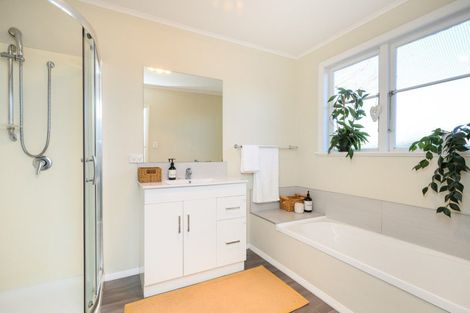 Photo of property in 15b Lifford Place, Awapuni, Palmerston North, 4412