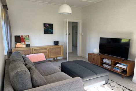 Photo of property in 104 Fulford Street, New Plymouth, 4310