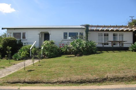 Photo of property in 2 Makora Avenue, Oneroa, Waiheke Island, 1081