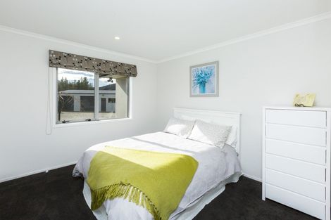 Photo of property in 33a Kenneth Gillies Way, Birchville, Upper Hutt, 5372