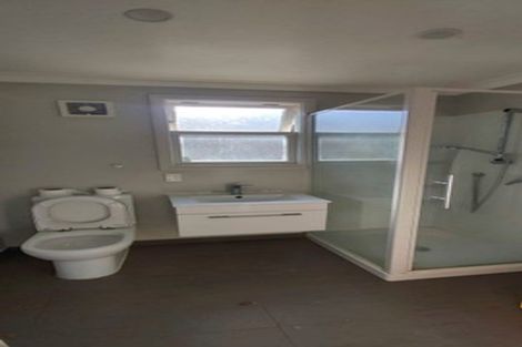 Photo of property in 2 Antrim Place, Hokowhitu, Palmerston North, 4410