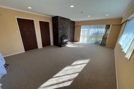 Photo of property in 1 Guernsey Place, Fitzherbert, Palmerston North, 4410