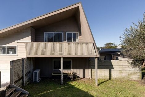 Photo of property in 144 Karewa Parade, Papamoa Beach, Papamoa, 3118