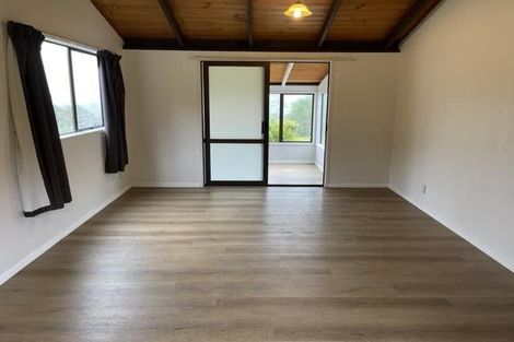 Photo of property in 283 Old North Road, Kumeu, 0892