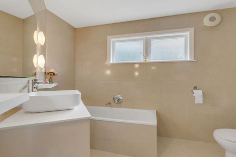 Photo of property in 115 Dowse Drive, Maungaraki, Lower Hutt, 5010