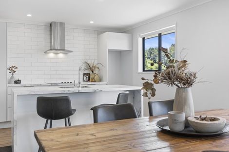 Photo of property in 64 Fernbrook Drive, Hurworth, New Plymouth, 4310